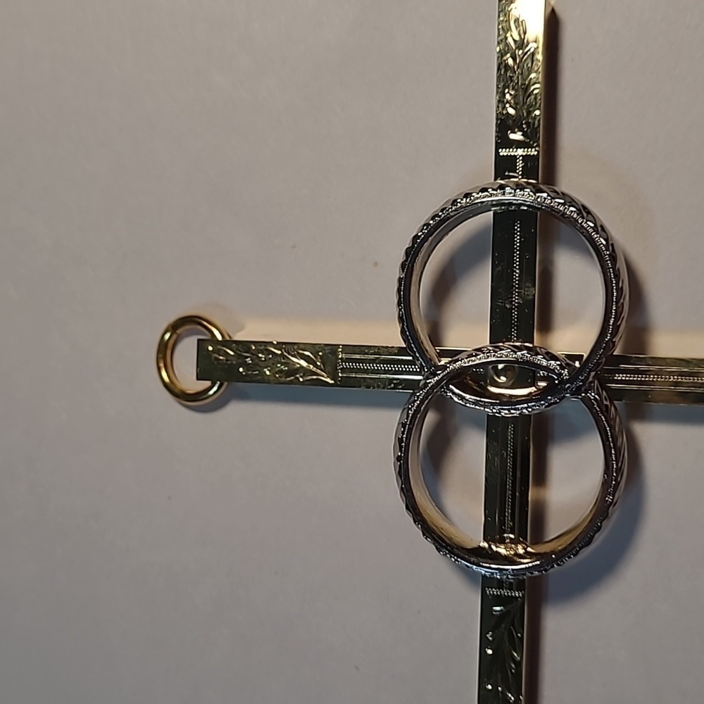 Large Cross ✝️ NWT - Picture 2 of 13